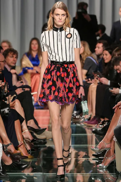Look 39
